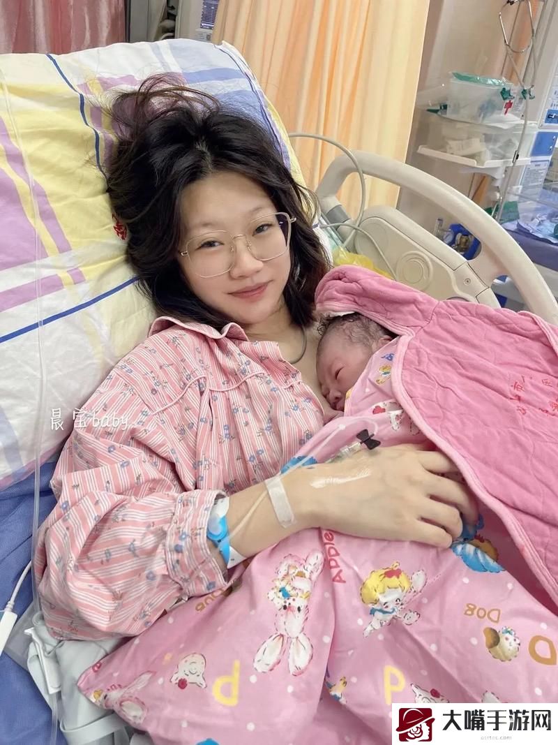 43岁阿姨给17岁孩子生娃